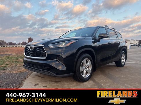 Used 2023 Toyota Highlander L image 1