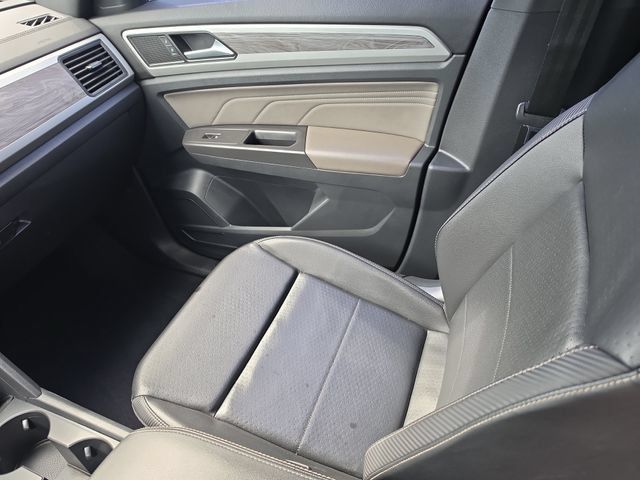 Used 2022 Volkswagen Atlas Cross Sport SE FWD image 15