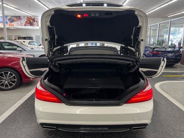 Used 2015 Mercedes-Benz SL 550 w/ White Arrow Edition image 36