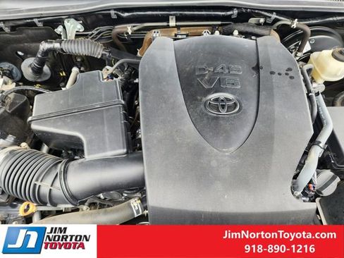 Used 2021 Toyota Tacoma TRD Sport w/ Technology Package image 32