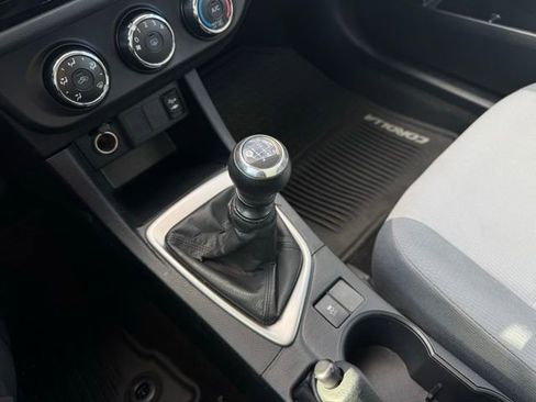 Used 2016 Toyota Corolla L image 16