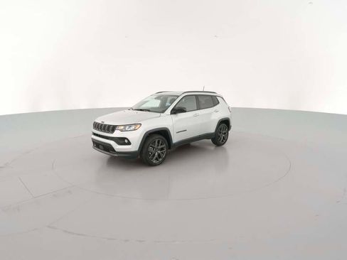 New 2026 Jeep Compass Latitude image 4