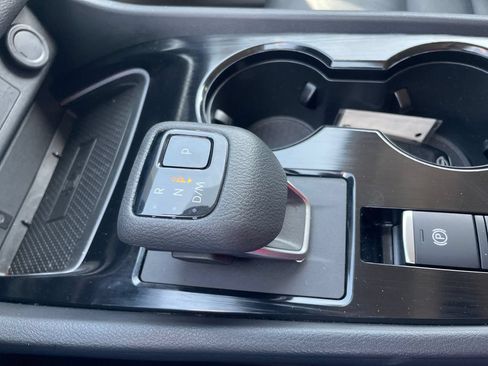 Certified 2025 Nissan Rogue SL AWD/4WD image 18