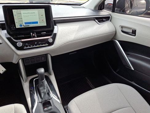Used 2024 Toyota Corolla Cross L image 16