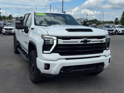 Used 2024 Chevrolet Silverado 2500 LT w/ Z71 Sport Edition AWD/4WD image 9