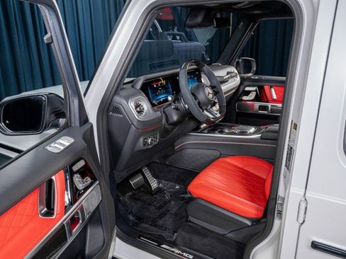 Used 2025 Mercedes-Benz G 63 AMG 4MATIC image 12