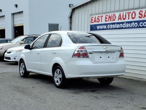 Used 2011 Chevrolet Aveo LT FWD image 3
