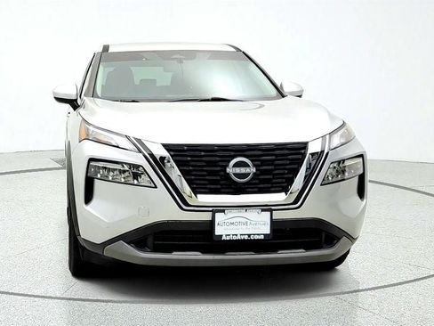 Used 2023 Nissan Rogue SV AWD/4WD image 2
