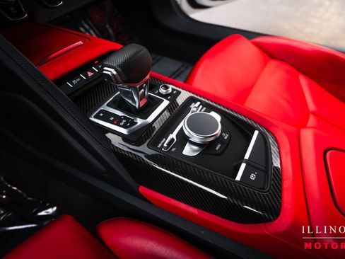 Used 2018 Audi R8 V10 w/ Premium Package RWD image 27