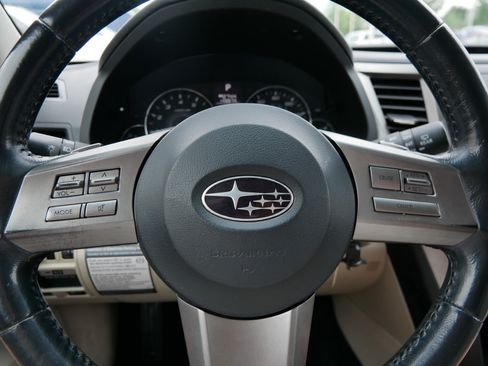 Used 2011 Subaru Outback 2.5i Premium w/ All-Weather Pkg AWD/4WD image 25