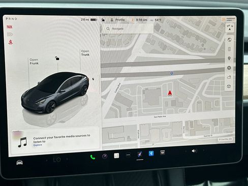 Used 2023 Tesla Model 3 Standard Range image 22