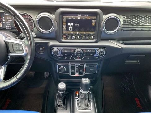 Used 2020 Jeep Wrangler Unlimited Sahara w/ Uconnect 4C Nav & Sound Group AWD/4WD image 6
