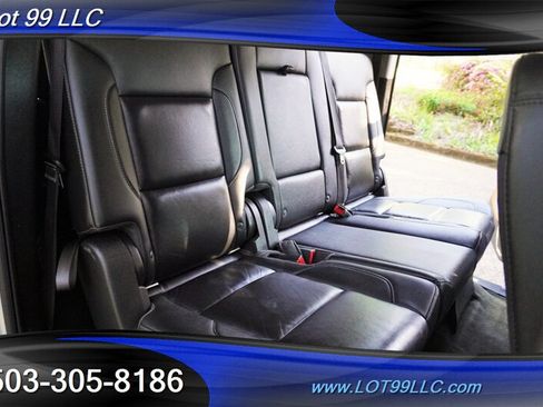 Used 2018 Chevrolet Suburban LT AWD/4WD image 16