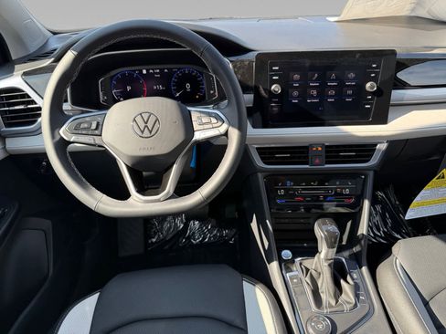 New 2025 Volkswagen Taos SEL image 11
