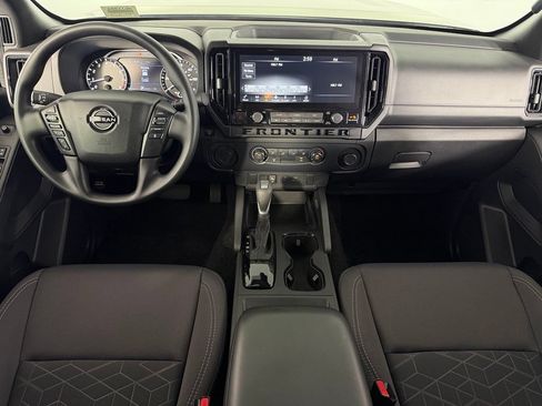 Used 2026 Nissan Frontier SV w/ Tow Package RWD image 14