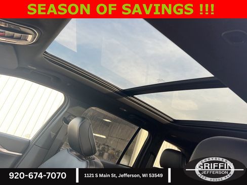 New 2025 Jeep Grand Cherokee Limited w/ Black Appearance Package image 19