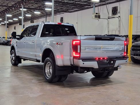 Used 2022 Ford F350 Platinum image 11