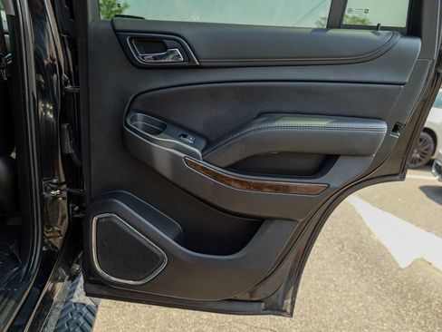 Used 2019 Chevrolet Tahoe LS w/ Enhanced Driver Alert Package AWD/4WD image 29