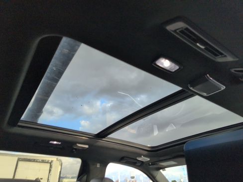 Used 2021 Cadillac Escalade Sport Platinum image 15