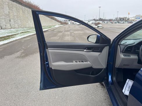Used 2020 Hyundai Elantra SEL FWD image 11