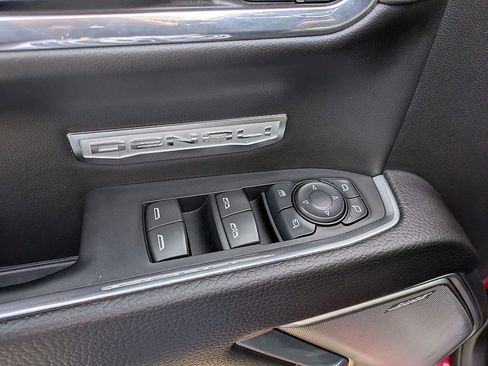 Used 2024 GMC Sierra 1500 Denali w/ Technology Package image 16