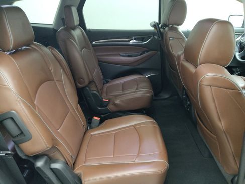 Used 2018 Buick Enclave Avenir w/ Avenir Technology Package AWD/4WD image 19