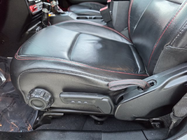 Used 2018 Jeep Wrangler Unlimited Rubicon AWD/4WD image 15