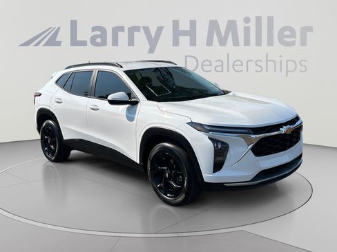 Used 2025 Chevrolet Trax LT w/ Driver Confidence Package FWD image 7