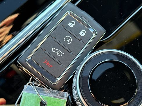 New 2025 Jeep Grand Cherokee Altitude image 36