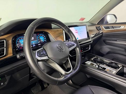 Used 2024 Volkswagen Atlas SE AWD/4WD image 20