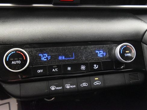 Used 2021 Hyundai Elantra SEL image 19