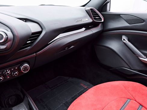 Used 2018 Ferrari 488 GTB RWD image 84