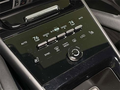 Used 2024 Porsche Cayenne image 33