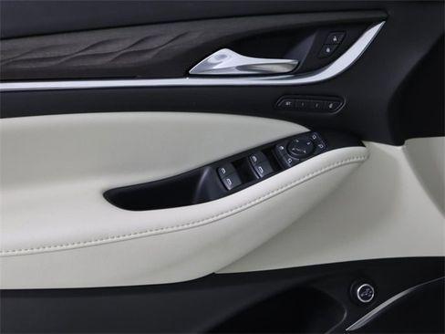 Used 2022 Buick Enclave Avenir w/ Avenir Technology Package image 11