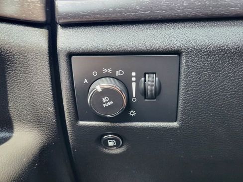 Used 2015 Jeep Grand Cherokee Altitude AWD/4WD image 24