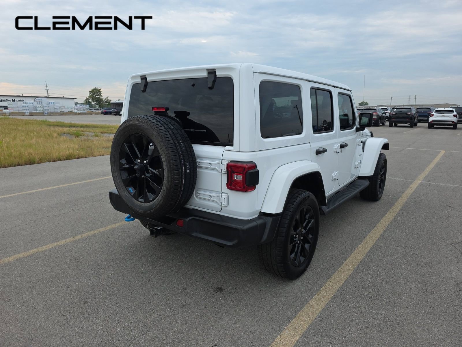 Used 2022 Jeep Wrangler Unlimited Sahara w/ Cold Weather Group AWD/4WD image 8