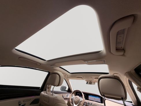 Used 2019 Mercedes-Benz S 560 Sedan image 16