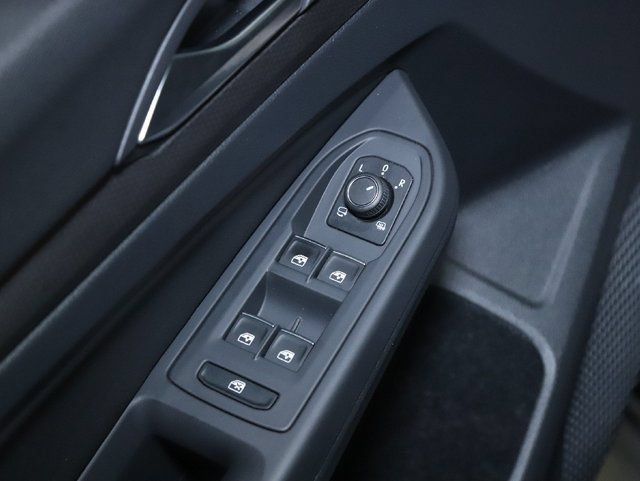 Used 2024 Volkswagen GTI SE FWD image 16