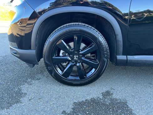 Certified 2025 Honda Pilot Black Edition image 32