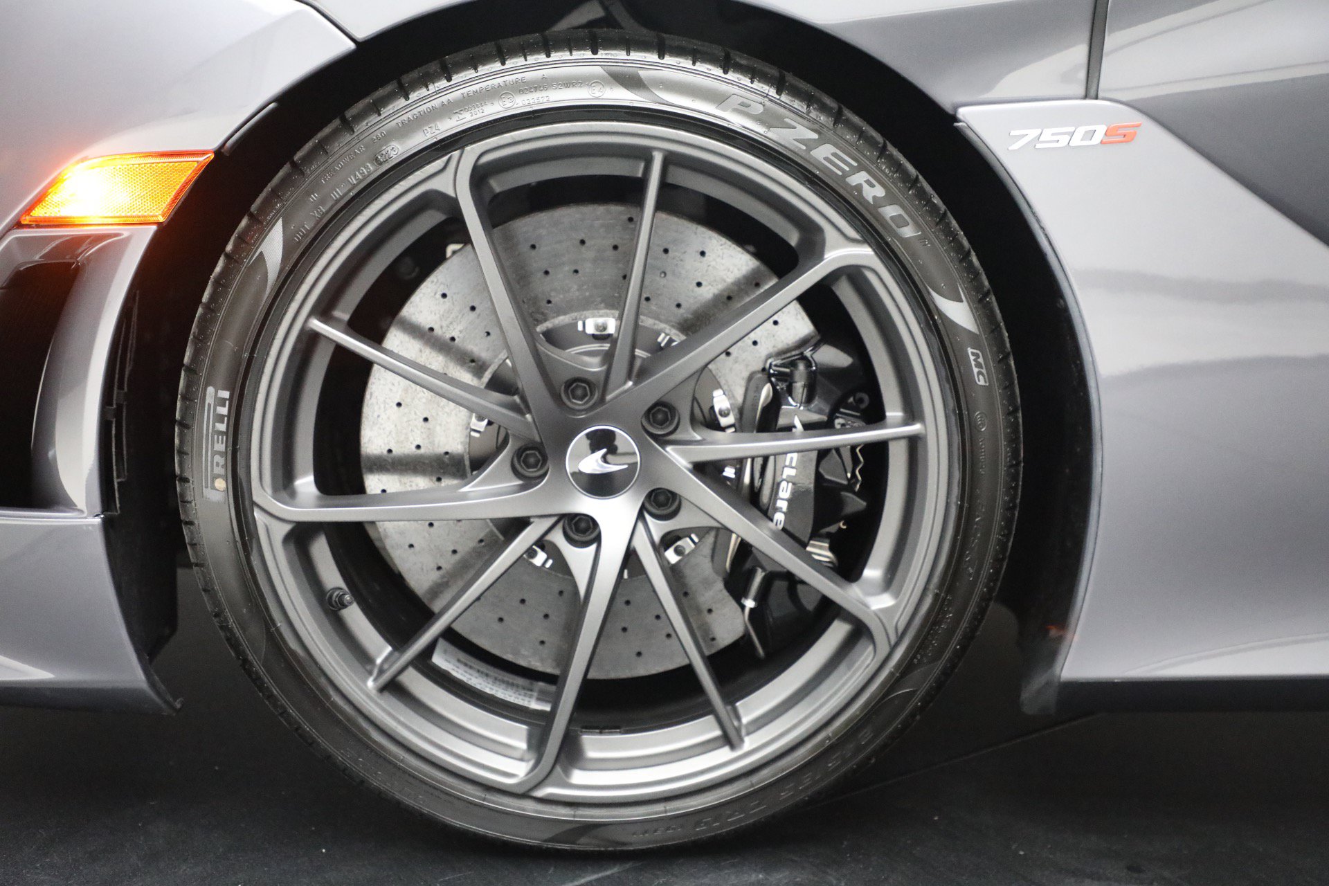 Used 2024 McLaren 750S Spider RWD image 36