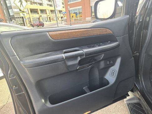 Used 2008 Nissan Armada LE w/ Technology Pkg image 14