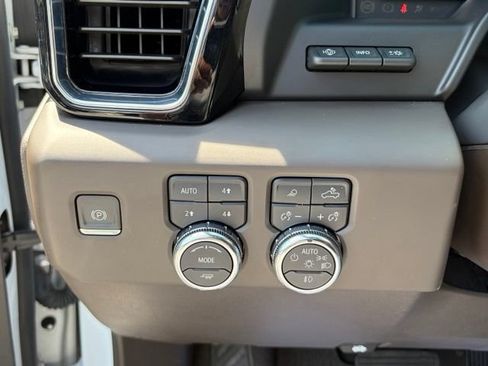 Used 2024 GMC Sierra 1500 Denali w/ Denali Reserve Package AWD/4WD image 26
