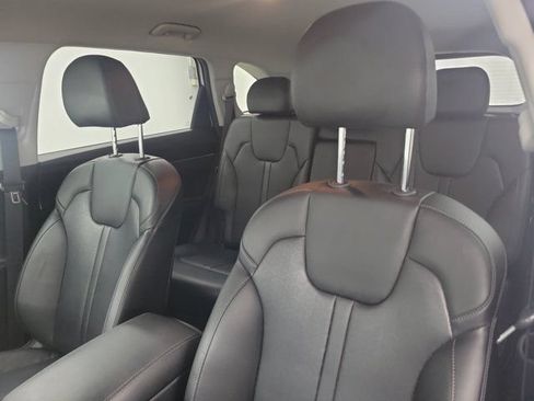 Certified 2023 Kia Sorento S FWD image 18