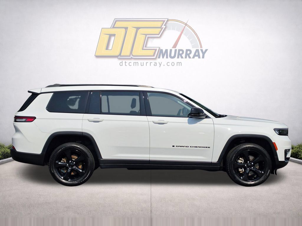 Used 2023 Jeep Grand Cherokee L Limited w/ Black Appearance Package AWD/4WD image 4
