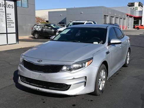 Used 2018 Kia Optima LX image 4