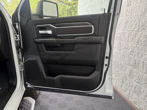 Used 2024 RAM 3500 Big Horn image 28