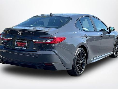 Used 2025 Toyota Camry SE image 13