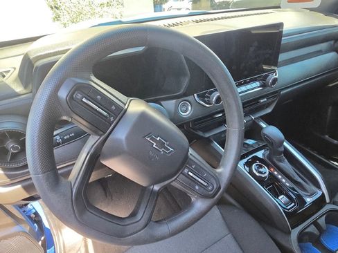 Used 2025 Chevrolet Colorado Trail Boss AWD/4WD image 19
