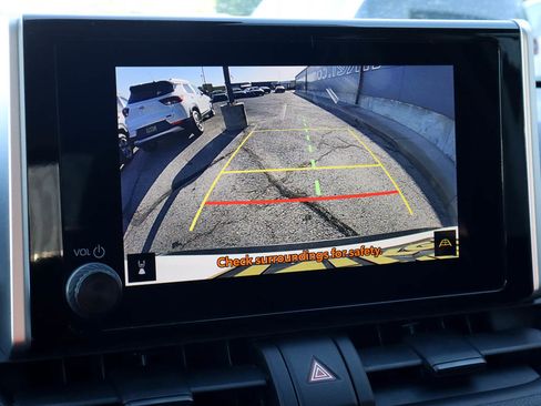 Used 2024 Toyota RAV4 XLE FWD image 12