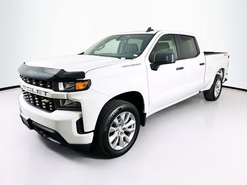 Used 2019 Chevrolet Silverado 1500 Custom w/ Custom Value Package AWD/4WD image 3